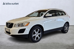 Volvo XC60 D4 Momentum / Pano / Drag / Värmare / Skinn