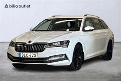 Skoda Superb iV Combi 1.4 TSI Style 218hk Cockpit Drag B-kam