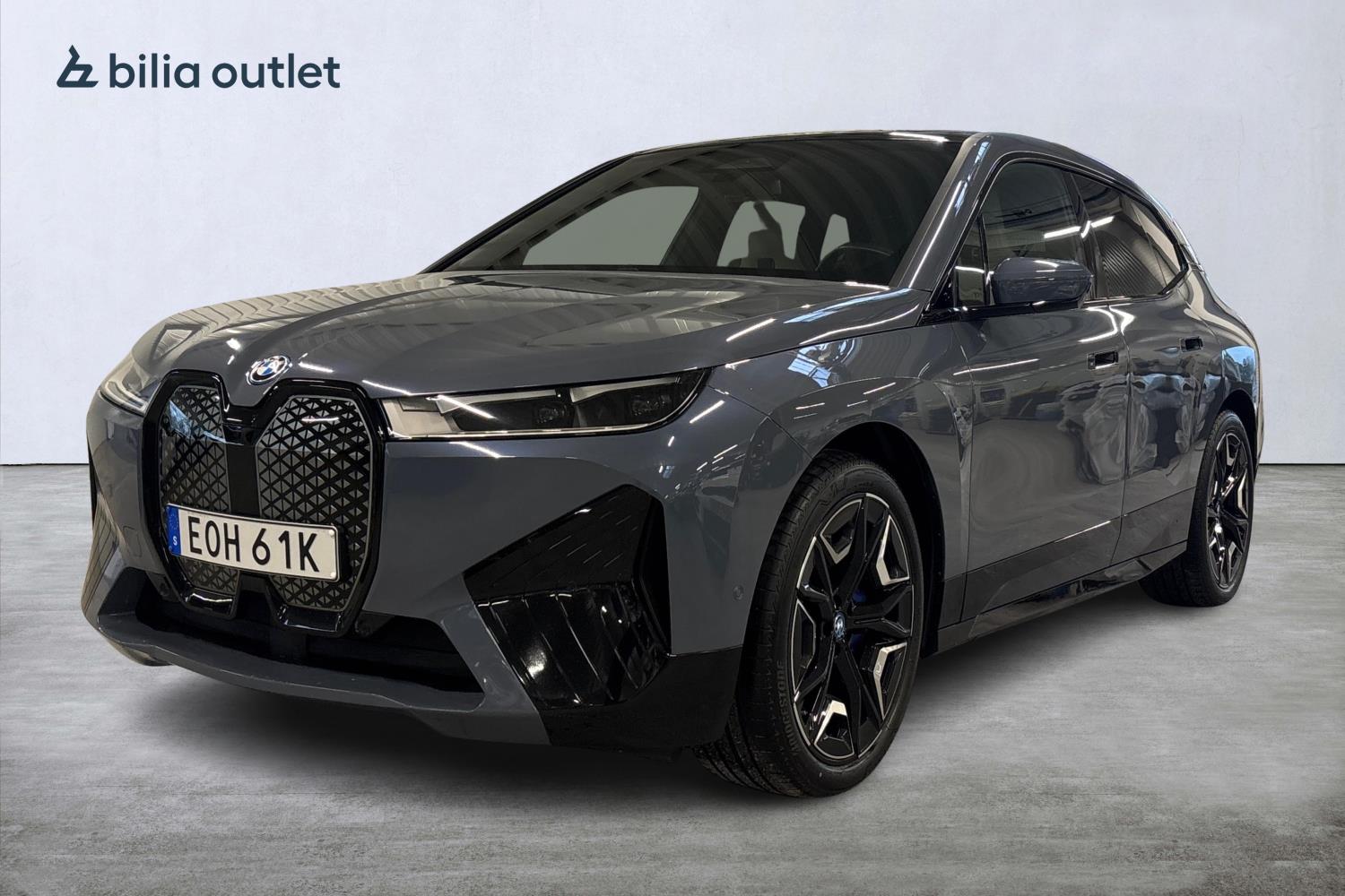 BMW iX xDrive40 Sport line 326hk Pano V-pump Drag